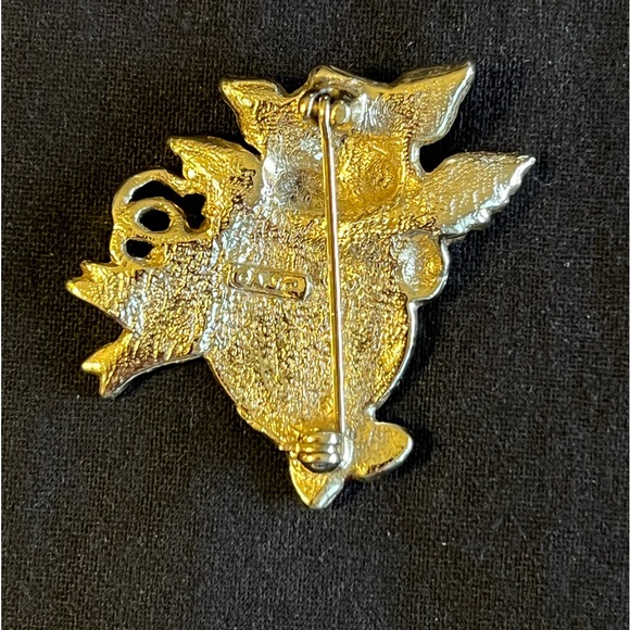 Pig with Wings Brooch - Picture 7 of 11